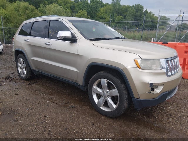 Salvage Jeep Grand Cherokee Image