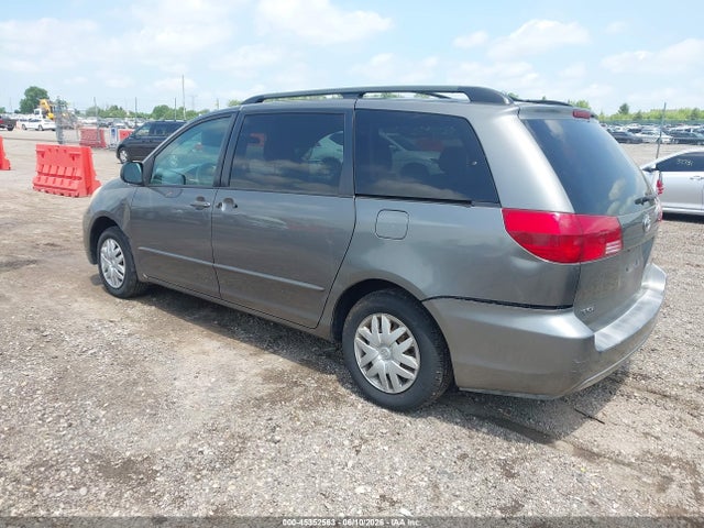 Toyota Sienna Le
