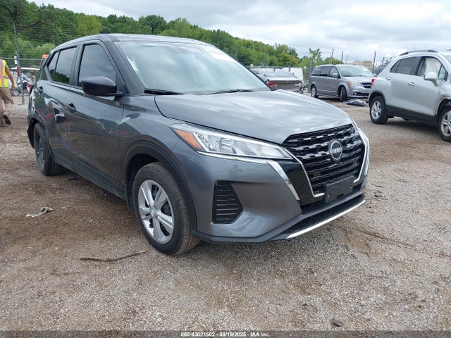 Salvage Nissan Kicks Image
