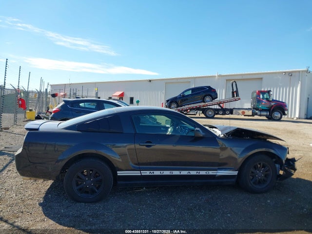 Ford Mustang V6 Deluxe