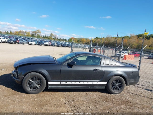 Ford Mustang V6 Deluxe