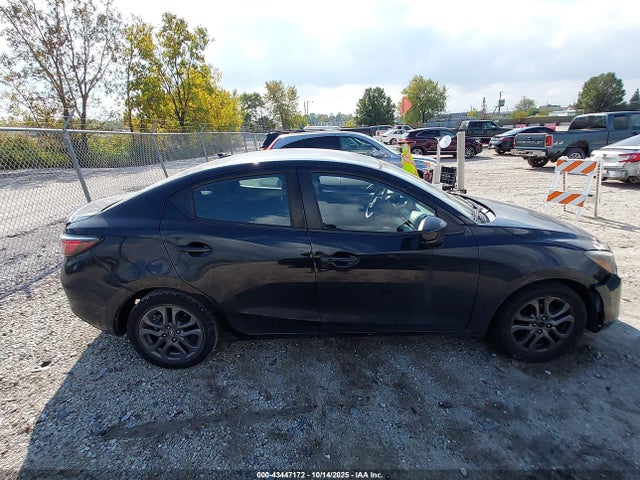 Toyota Yaris Le