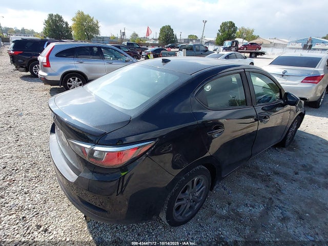 Toyota Yaris Le