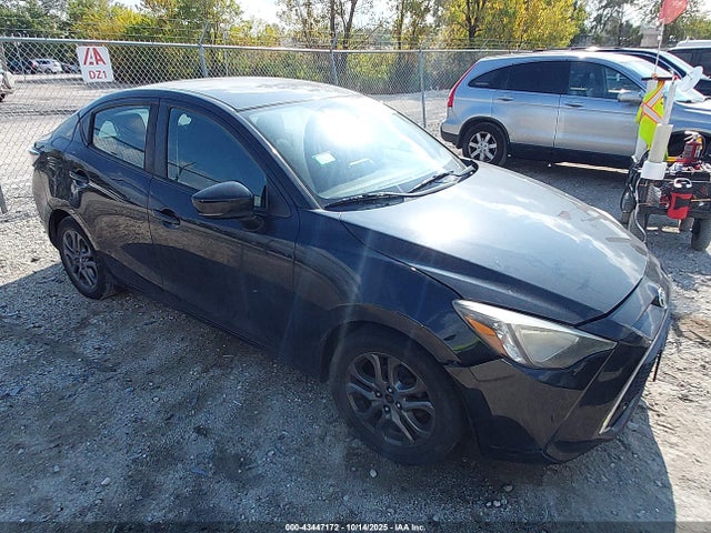 Salvage Toyota Yaris Image