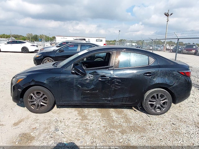 Toyota Yaris Le