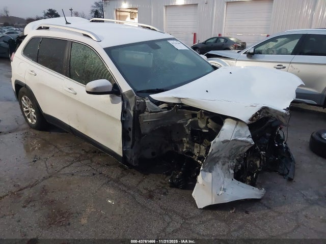 Salvage Jeep Cherokee Image