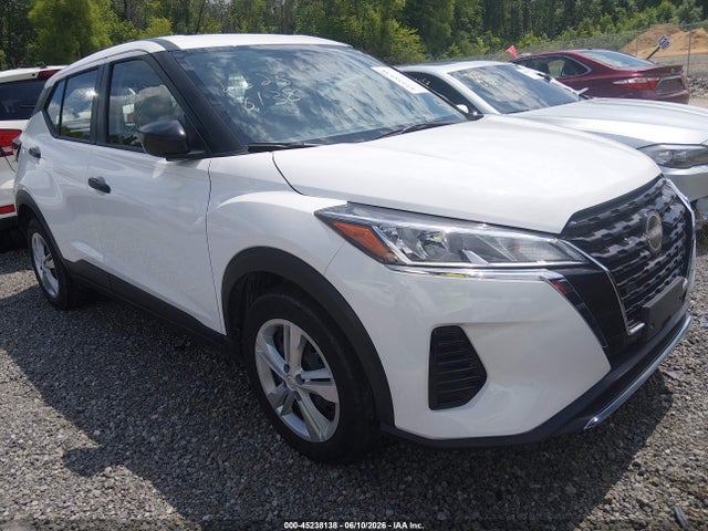 Salvage Nissan Kicks Image