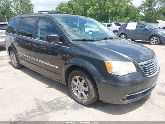 Salvage Chrysler Town & Country Image