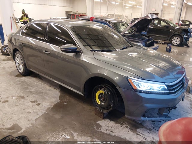 Salvage Volkswagen Passat Image