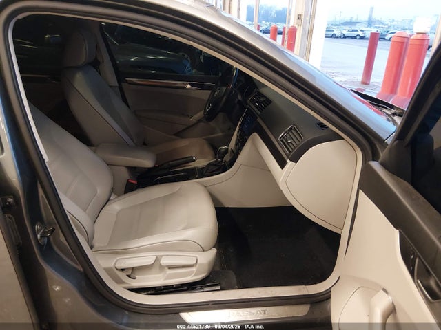 Volkswagen Passat 2.0t Se
