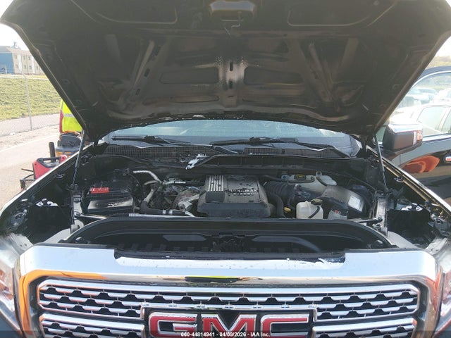 GMC Sierra 1500 4wd  Short Box Denali