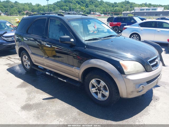 Salvage Kia Sorento Image