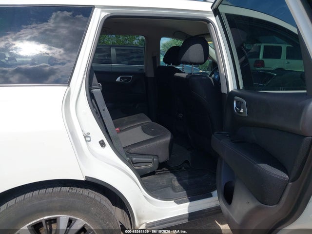 Nissan Pathfinder S