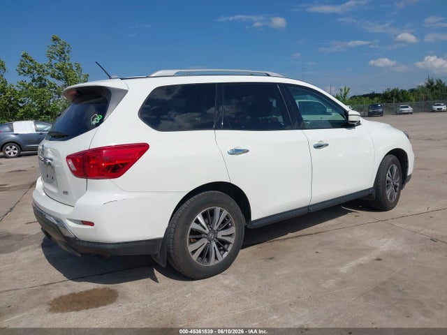 Nissan Pathfinder S