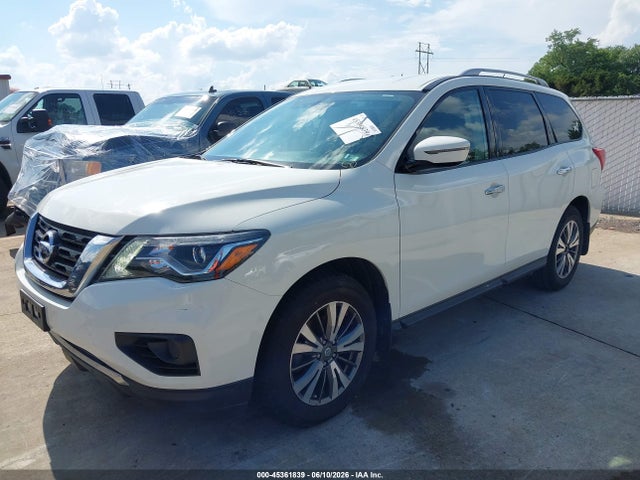 Nissan Pathfinder S