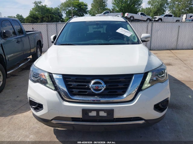 Nissan Pathfinder S