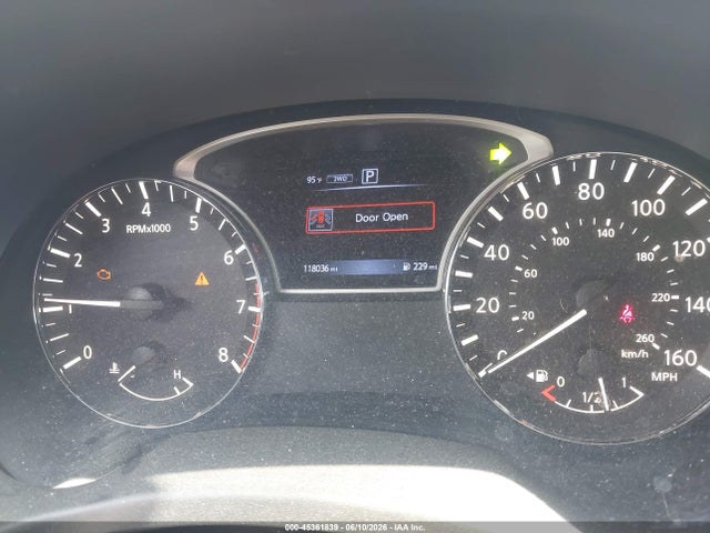 Nissan Pathfinder S