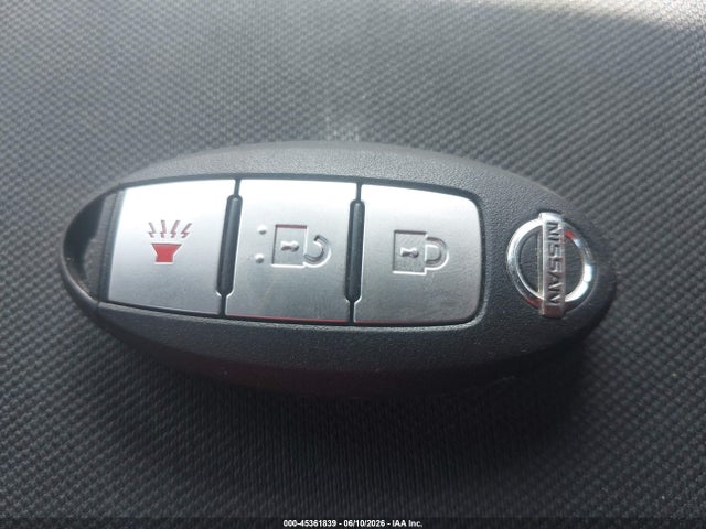 Nissan Pathfinder S