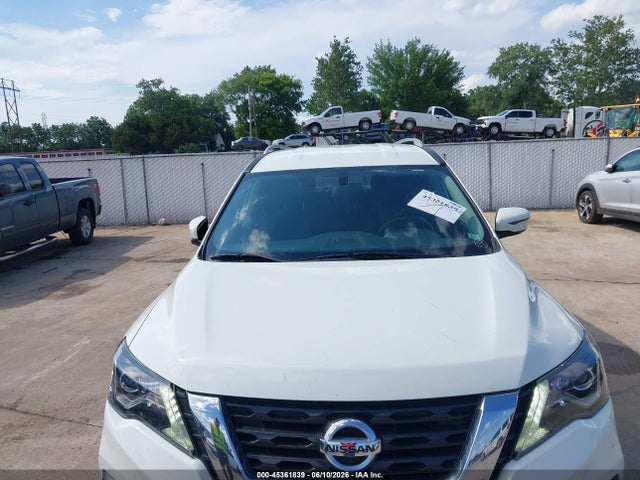 Nissan Pathfinder S