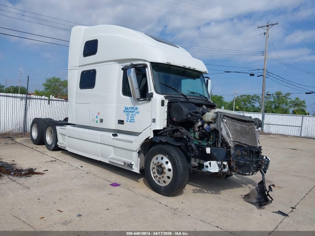 Salvage Volvo Vnl Image