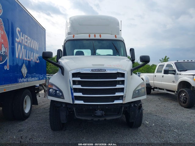 Freightliner New Cascadia 126