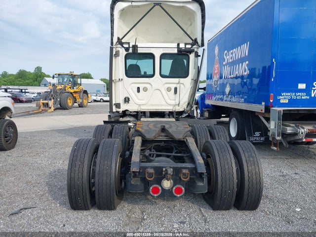 Freightliner New Cascadia 126