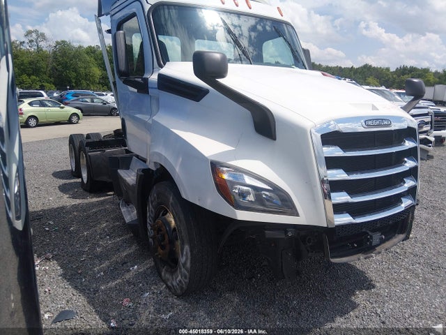Salvage Freightliner New Cascadia 126 Image