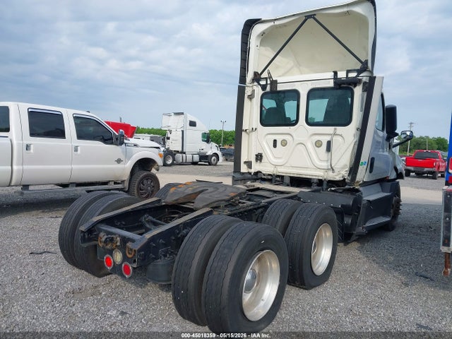 Freightliner New Cascadia 126