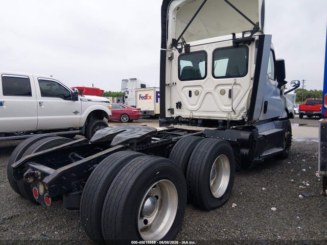 Freightliner New Cascadia 126