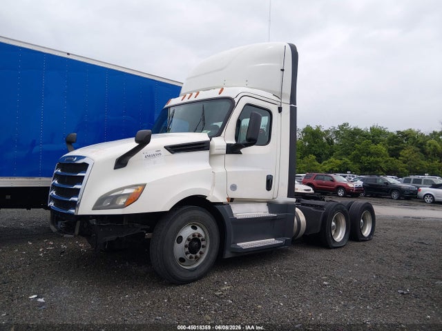 Freightliner New Cascadia 126