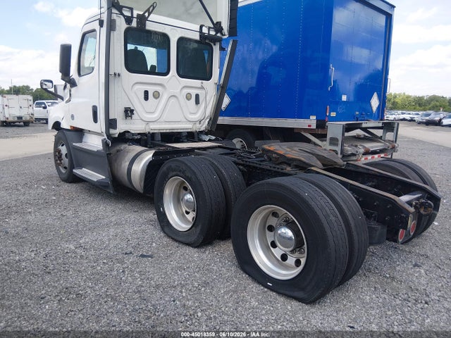 Freightliner New Cascadia 126