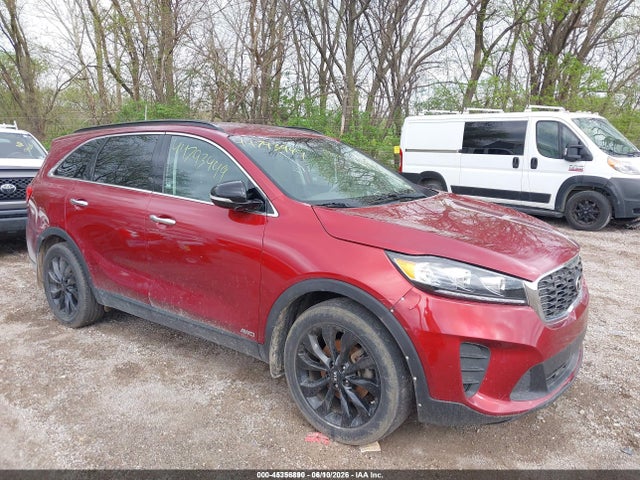 Salvage Kia Sorento Image