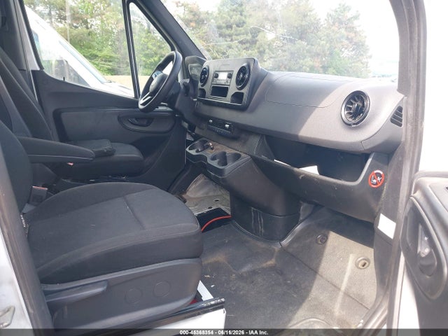 Freightliner Sprinter 2500 High Roof V6