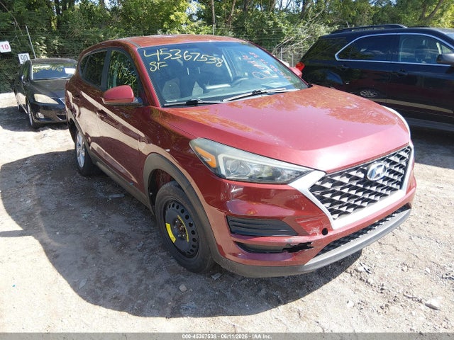 Salvage Hyundai TUCSON Image