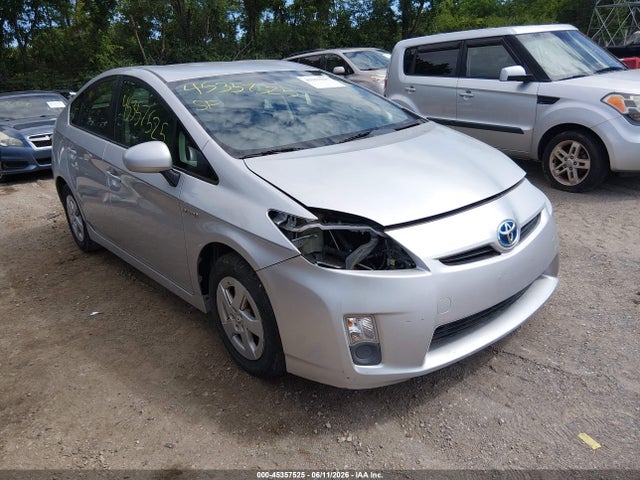 Salvage Toyota Prius Image