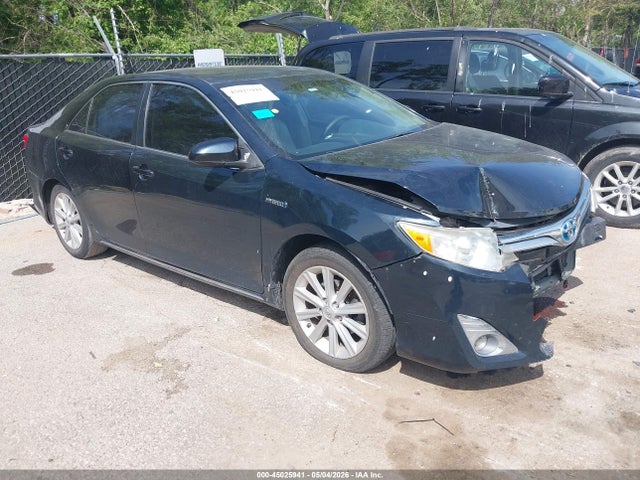 Salvage Toyota Camry Image