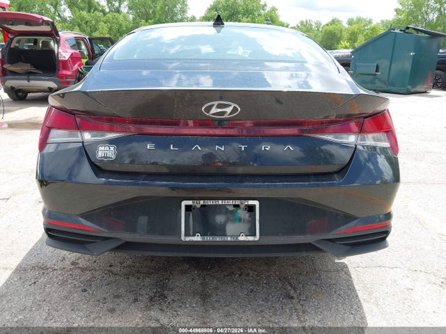 Hyundai ELANTRA Sel