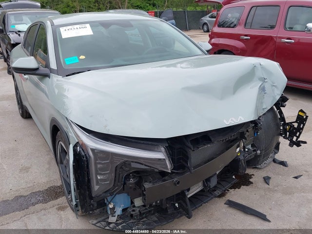 Salvage Kia K4 Image