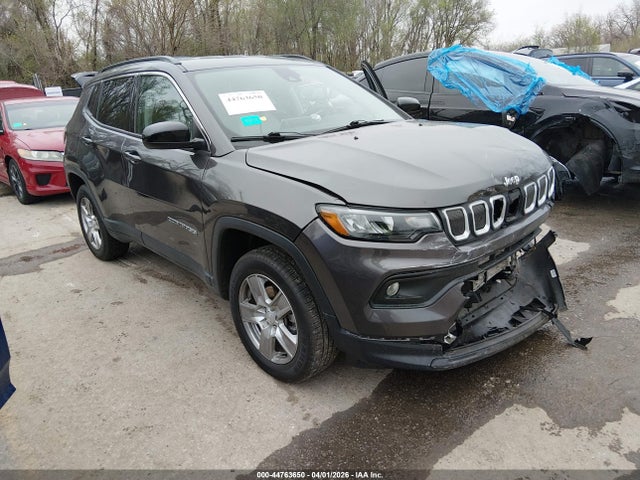 Salvage Jeep Compass Image