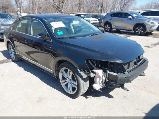 Salvage Volkswagen Passat Image