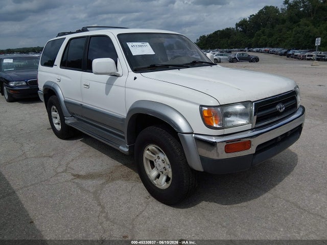 Salvage Toyota 4Runner Image