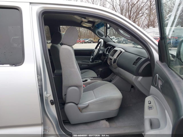 Toyota Tacoma Base V6