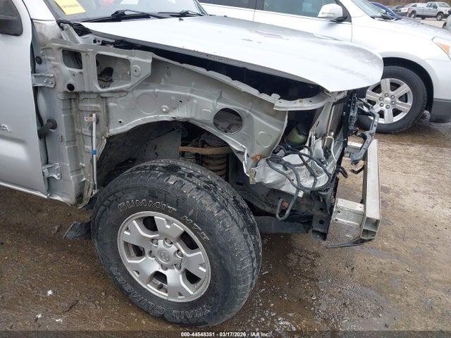 Toyota Tacoma Base V6