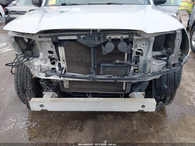 Toyota Tacoma Base V6