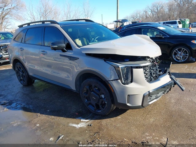 Salvage Kia Sorento Image