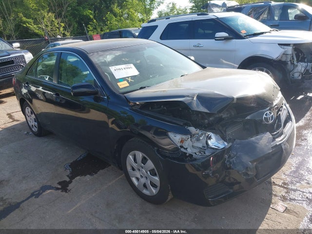 Salvage Toyota Camry Image