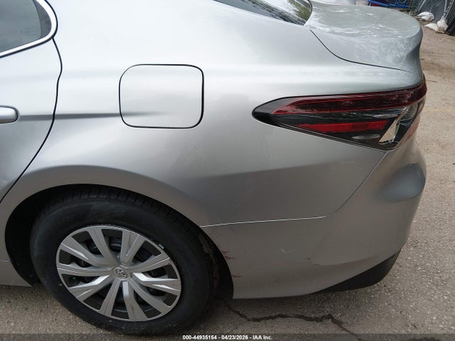 Toyota Camry Le Hybrid