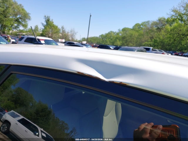 Toyota Prius v Five