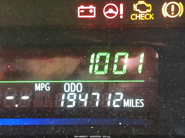 Toyota Prius v Five