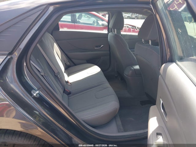 Hyundai ELANTRA Sel